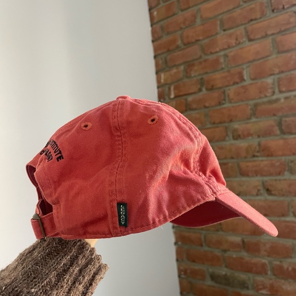 Amazing faded red FIT hat - Picture 4 of 4